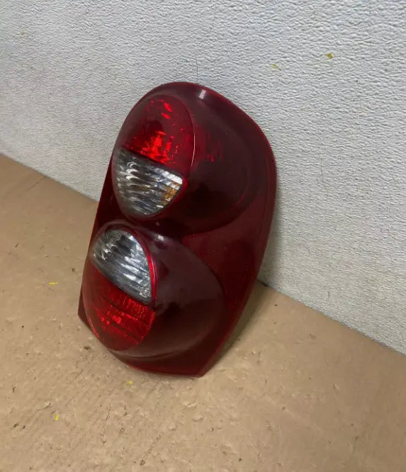 Passenger right side rh Tail Light Lamp Assembly Fits 2005-2007 Jeep LIBERTY Jeep