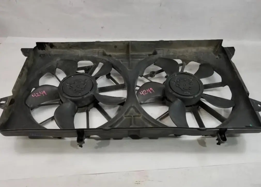 2014-2018 Chevy Silverado GMC Sierra 1500 Radiator Motor Cooling Fan Assembly Chevrolet