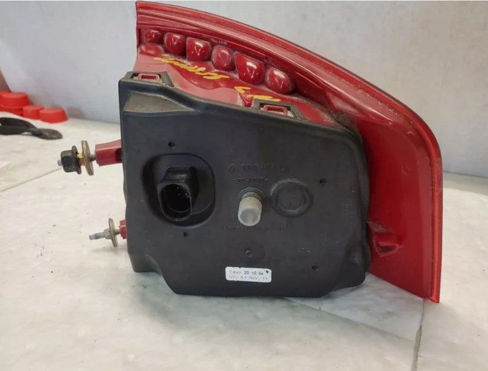 AUDI A8 LH Driver Tail Light Assembly Quarter Panel Mounted OEM 2003 - 2007 Audi