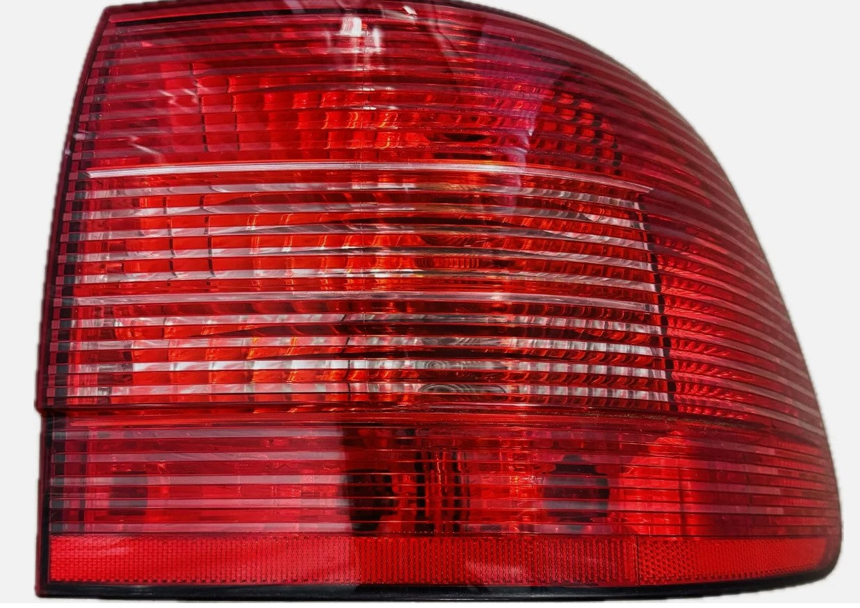 RIGHT RH TAIL LIGHT LAMP ASSEMBLY Porsche Cayenne 2003-2006 Porsche