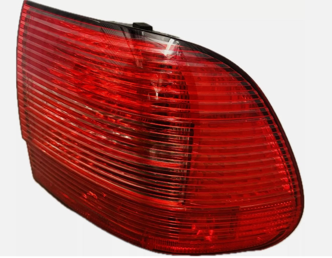 RIGHT RH TAIL LIGHT LAMP ASSEMBLY Porsche Cayenne 2003-2006 Porsche