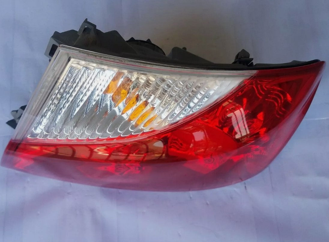 INFINITI M35 M45 RIGHT PASSENGER SIDE LED BRAKE TAIL LIGHT 2008-2010 Infiniti