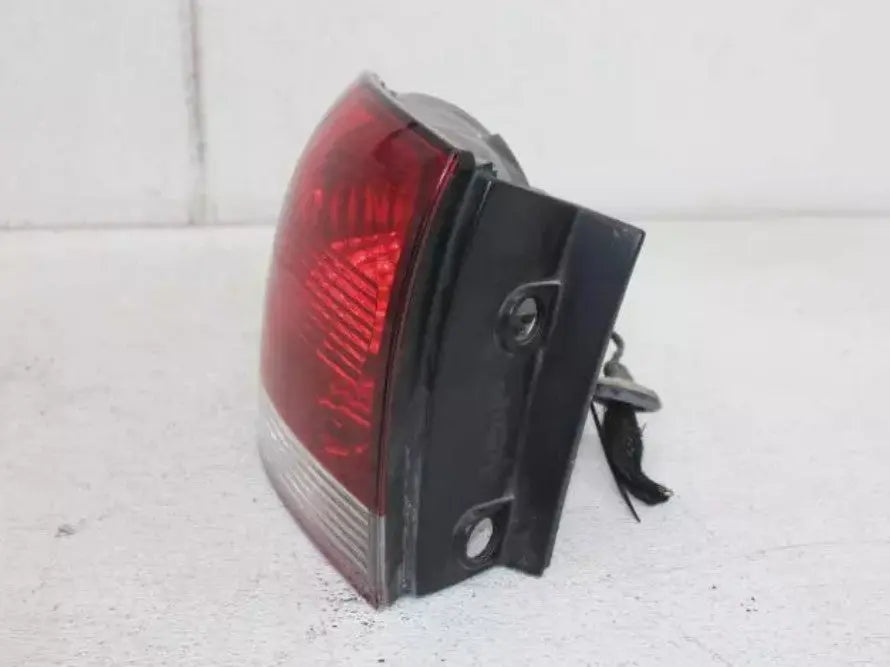 VOLKSWAGEN TOUAREG 2008-2010 DRIVER LEFT QUARTER MOUNT TAIL LIGHT LAMP VOLKSWAGEN
