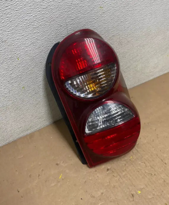Passenger right side rh Tail Light Lamp Assembly Fits 2005-2007 Jeep LIBERTY Jeep