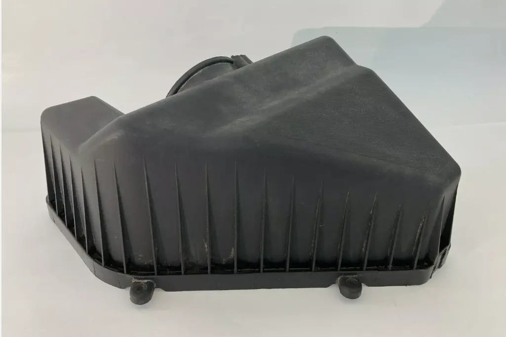 Saturn Outlook 2009-10 3.6L Air Intake Cleaner Box Housing Upper Cover WARRANTY Saturn