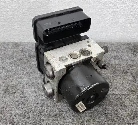 2013 Chrysler 300 ABS Anti-Lock Brake Pump Module Assembly OEM 13 Chrysler