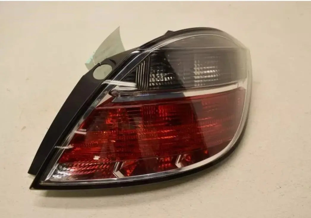 Passenger Right Tail Light 4 Door Fits 2008-2009 Saturn ASTRA Saturn