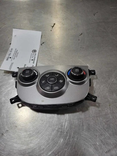 010-2012 Hyundai Santa Fe A/C Heater Control Assembly OEM hyundai