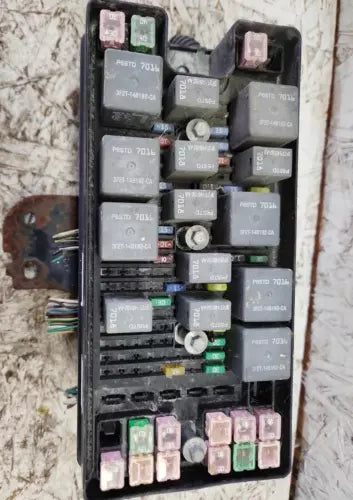 2005-2006 Ford Mustang Engine Compartment Fuse Box OEM Warranty ford