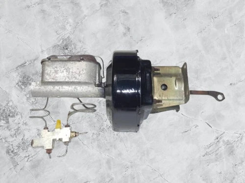 1987–1990 Jeep Wrangler YJ Power Brake Booster & Master Cylinder OEM. jeep